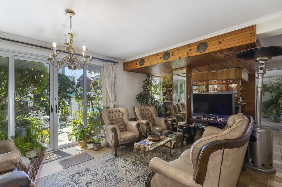 5 Bedroom Property for Sale in Lochnerhof Western Cape